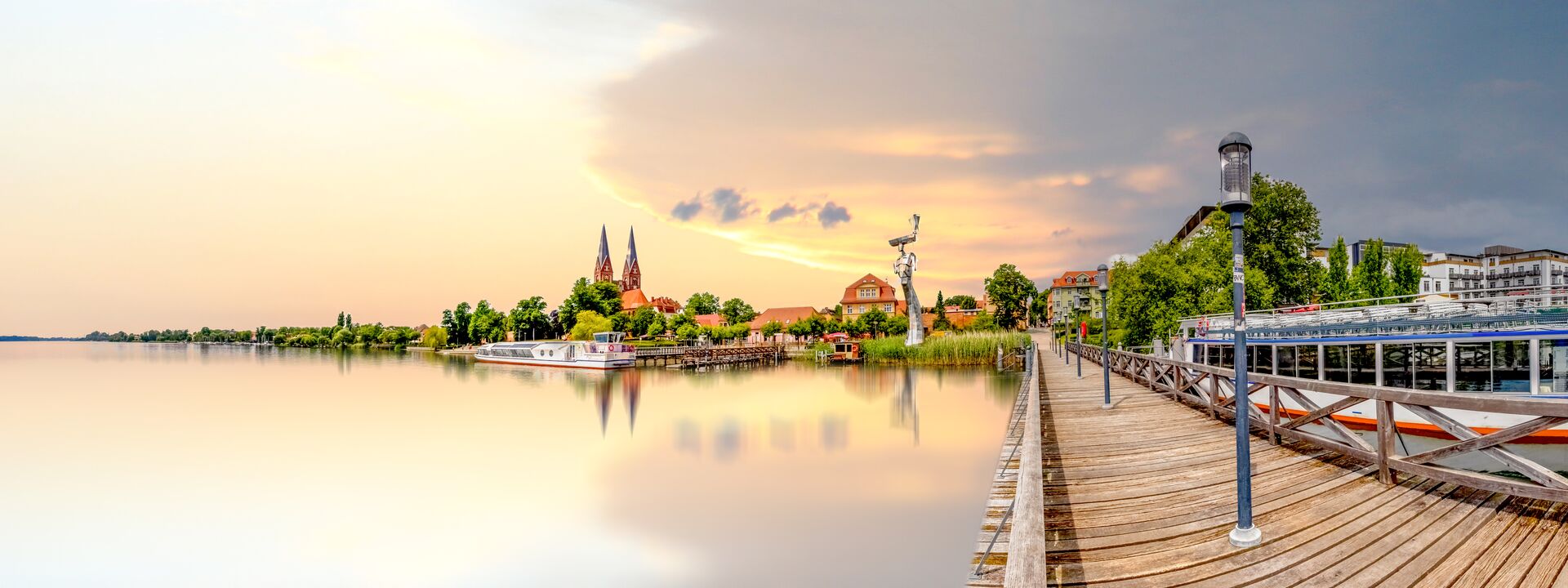 Panoramaaufnahme von einem See in Brandenburg