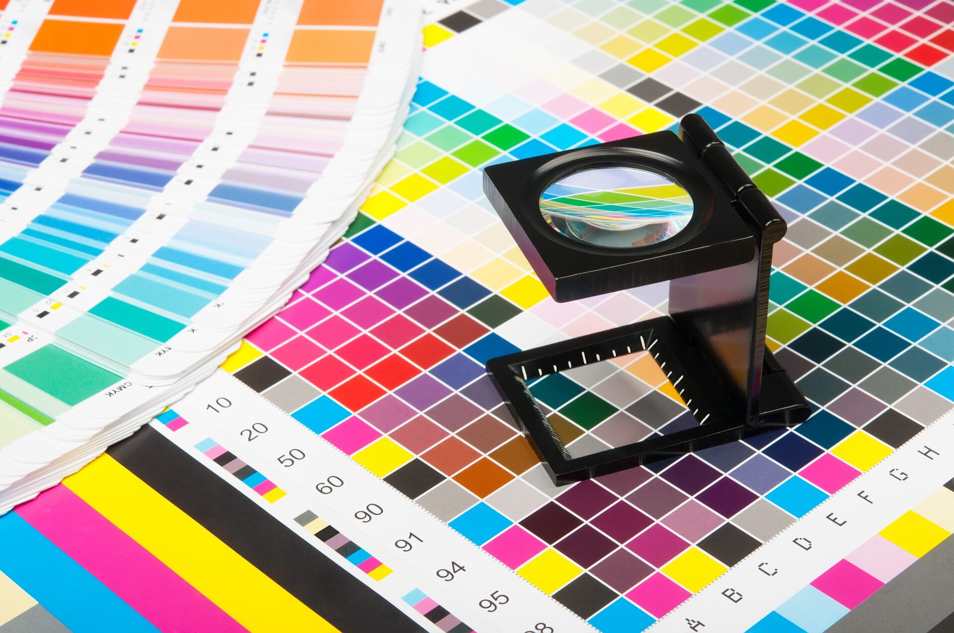 Perfekte Farbauswahl für Drucksachen ☆ passend zum Corporate Identity